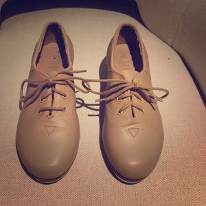 Girls size 13 Bloch tap shoes